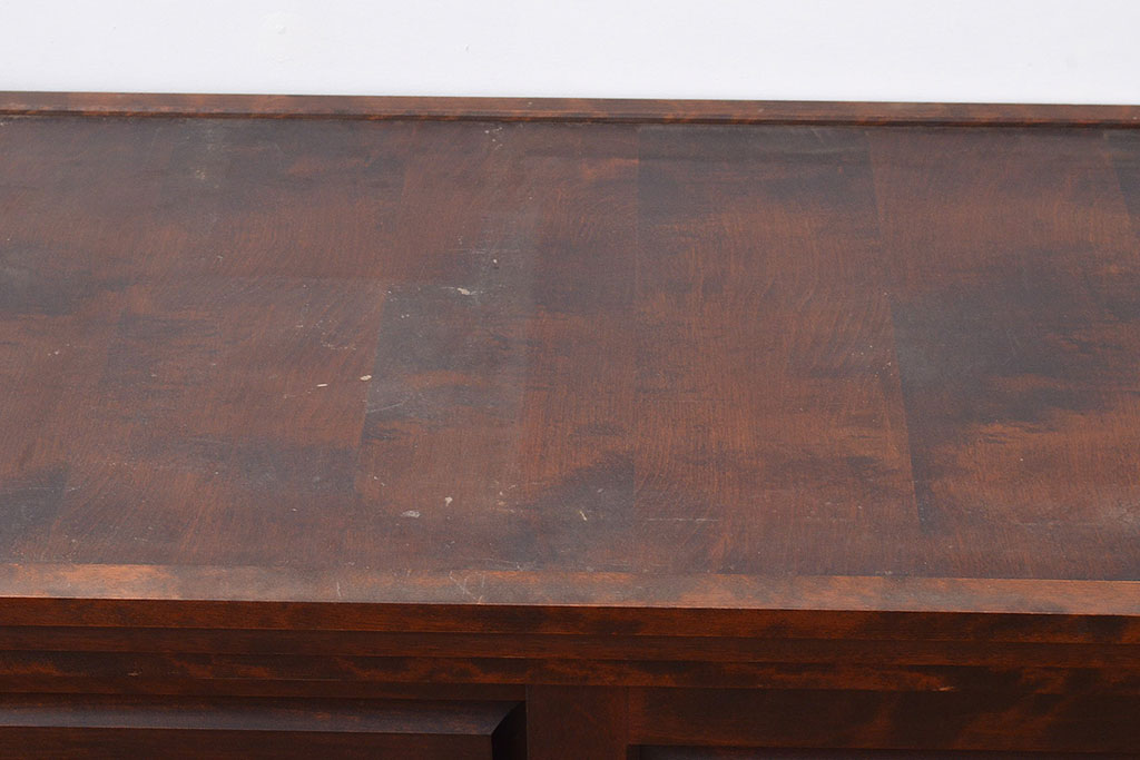 中古　北海道民芸家具　落ち着いた木の色合いが魅力的なサイドボード(テレビ台、収納棚)(R-047313)