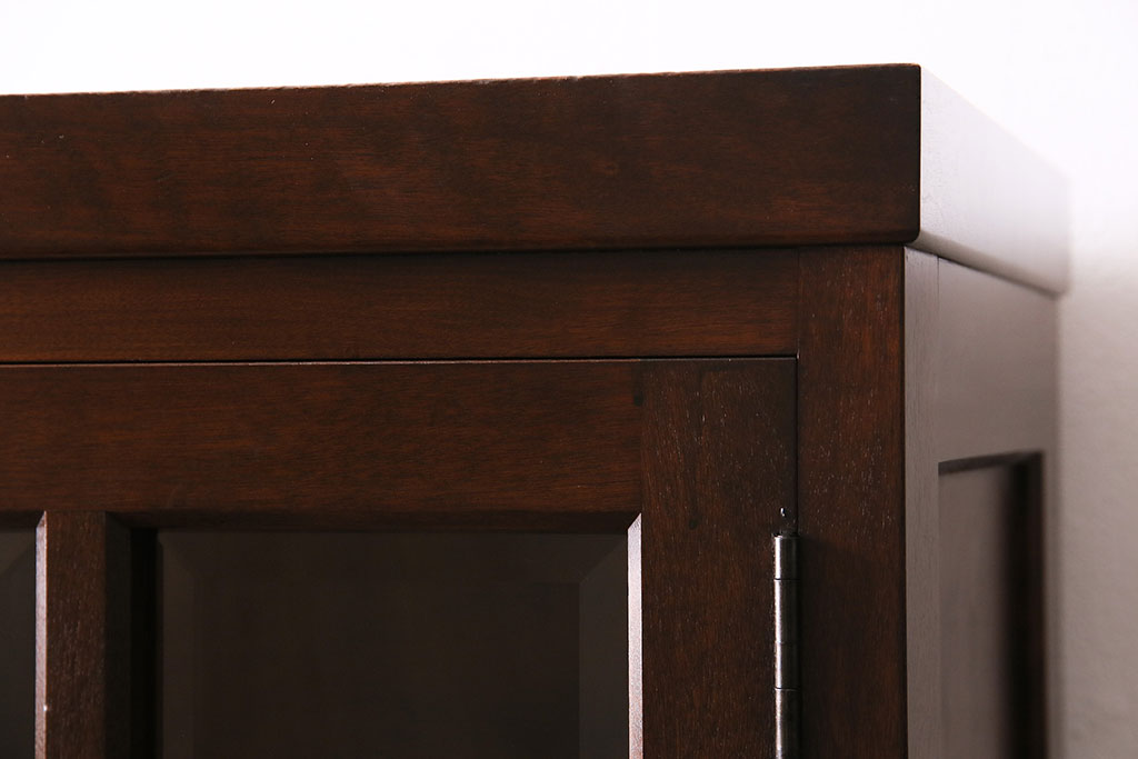 中古　シックな空間づくりが叶う、松本民芸家具のG-2型面取り食器棚(収納棚、カップボード、キャビネット)(定価約49万円)(R-047334)