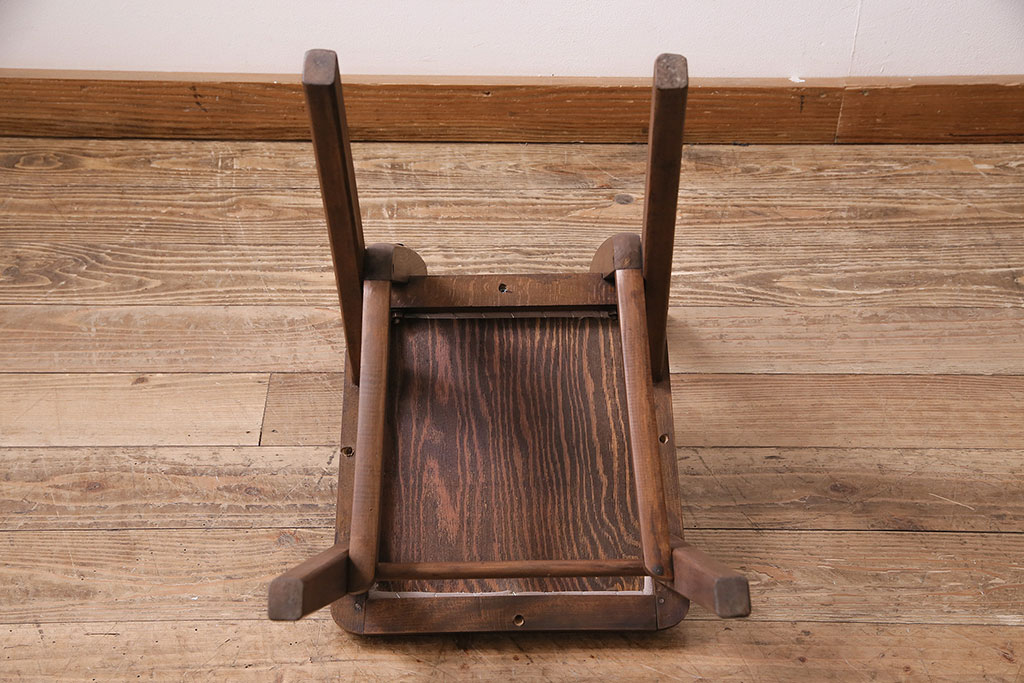 和製ヴィンテージ　温かみのある雰囲気が魅力の小ぶりなチェア(ダイニングチェア、椅子、ビンテージ)(R-047373)