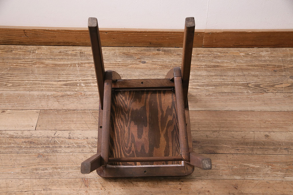 和製ヴィンテージ　温かみのある雰囲気が魅力の小ぶりなチェア(ダイニングチェア、椅子、ビンテージ)(R-047375)