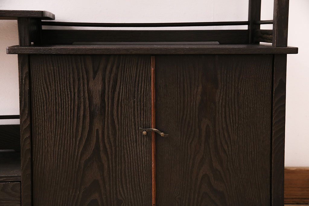 和製ヴィンテージ　指物家具　桑材の渋い木肌が和の趣を感じさせる飾り棚(茶棚、ビンテージ)(R-047405)