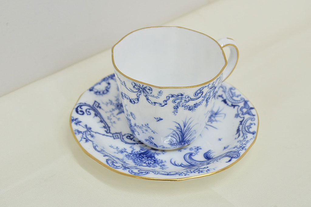 イギリス　1898年　ロイヤルクラウンダービー　印判花籠図　モカカップ&ソーサー(ROYAL CROWN DERBY、洋食器)(R-047442)