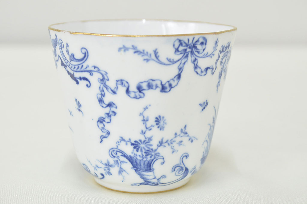 イギリス　1898年　ロイヤルクラウンダービー　印判花籠図　モカカップ&ソーサー(ROYAL CROWN DERBY、洋食器)(R-047442)