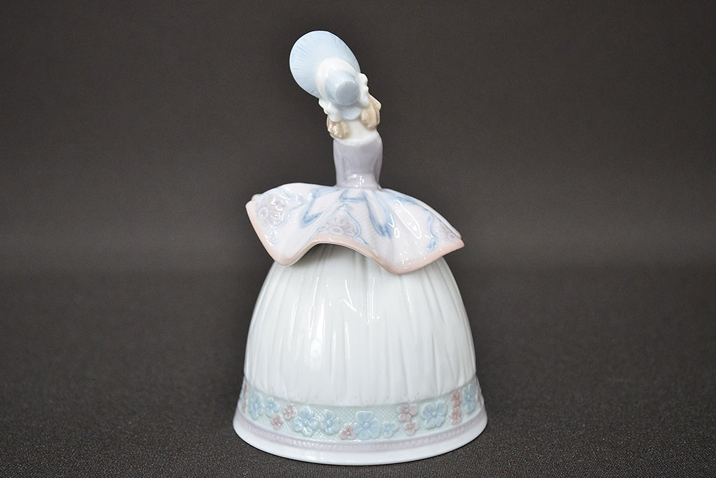 リヤドロ(LLADRO) 春の貴婦人 卓上ベル(廃盤品)(R-047508