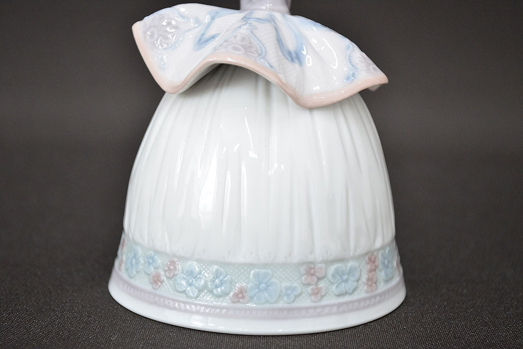 リヤドロ(LLADRO)　春の貴婦人　卓上ベル(廃盤品)(R-047508)