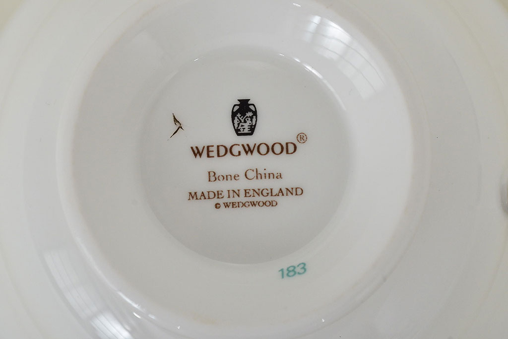 ウェッジウッド　WEDGWOOD　CAVENDISH　カップ&ソーサーなど4点(ジャスパー、ハートBOX、灰皿、アッシュトレイ)(R-047512)