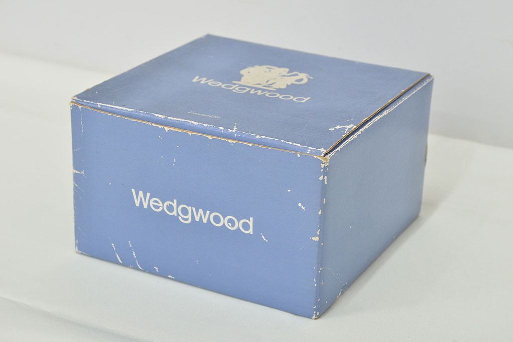 ウェッジウッド　WEDGWOOD　CAVENDISH　カップ&ソーサーなど4点(ジャスパー、ハートBOX、灰皿、アッシュトレイ)(R-047512)