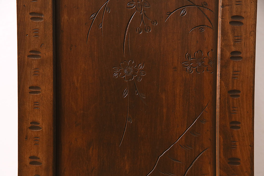 中古　美品　伝統工芸の軽井沢彫り　桜の図が優美な小引き出し(小物収納、チェスト)(R-047514)