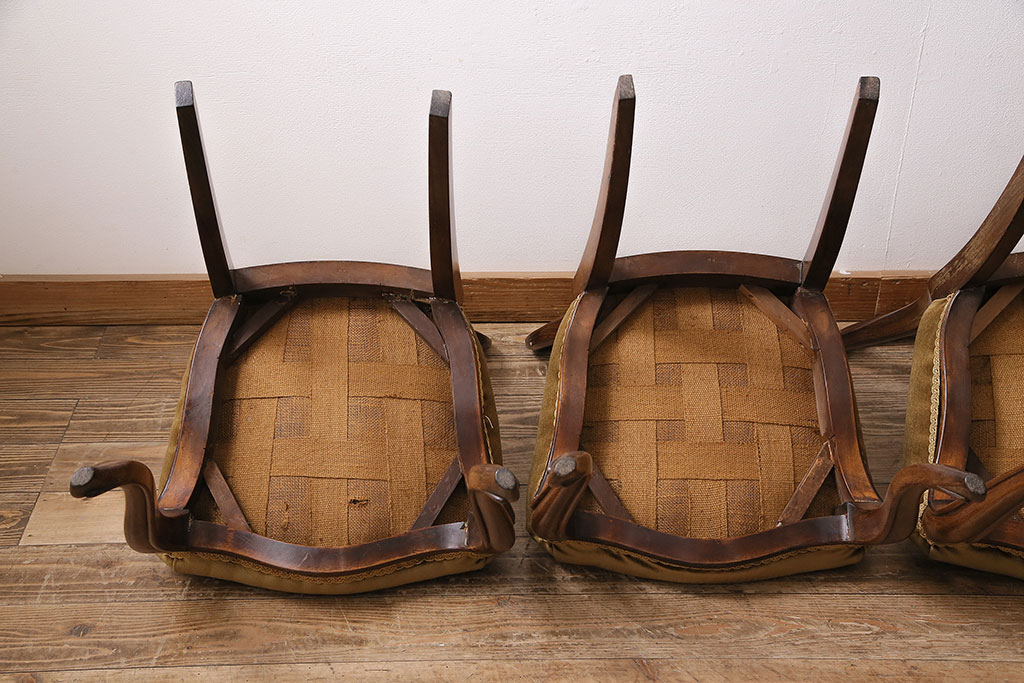 フランスアンティーク　ウォールナット材　優美なシルエットが気品を漂わせるチェア4脚セット(ダイニングチェア、椅子)(R-047523)