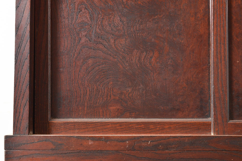 和製アンティーク　和の趣たっぷりの前面ケヤキ材製の関東水屋箪笥(収納棚、茶箪笥、キャビネット)(R-047536)