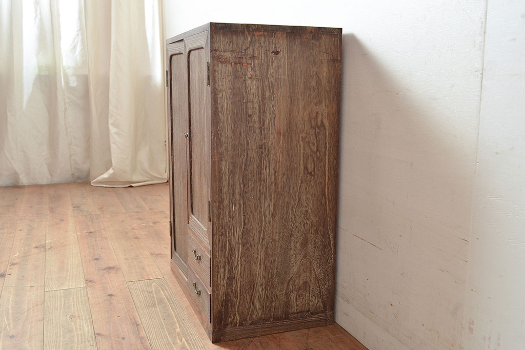 和製アンティーク　桐材と黒柿材が使われた、味わい深い趣の戸棚(収納棚、キャビネット)(R-047540)