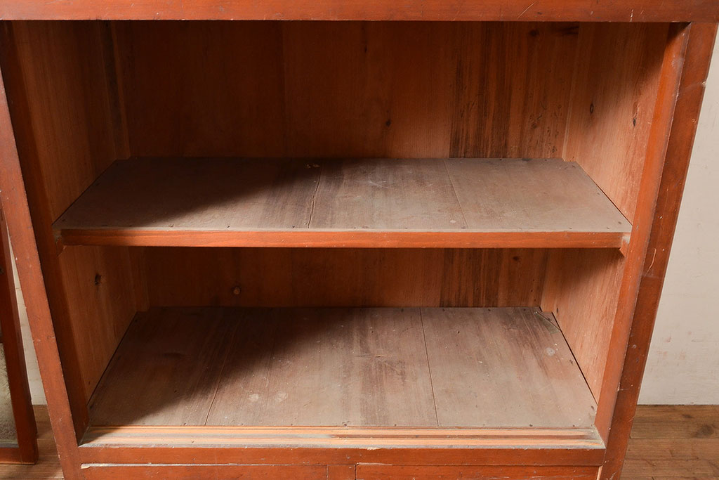 和製アンティーク　前面ヒノキ材　ノスタルジックな空間を高める戸棚(収納棚、キャビネット、食器棚、サイドボード)(R-047594)