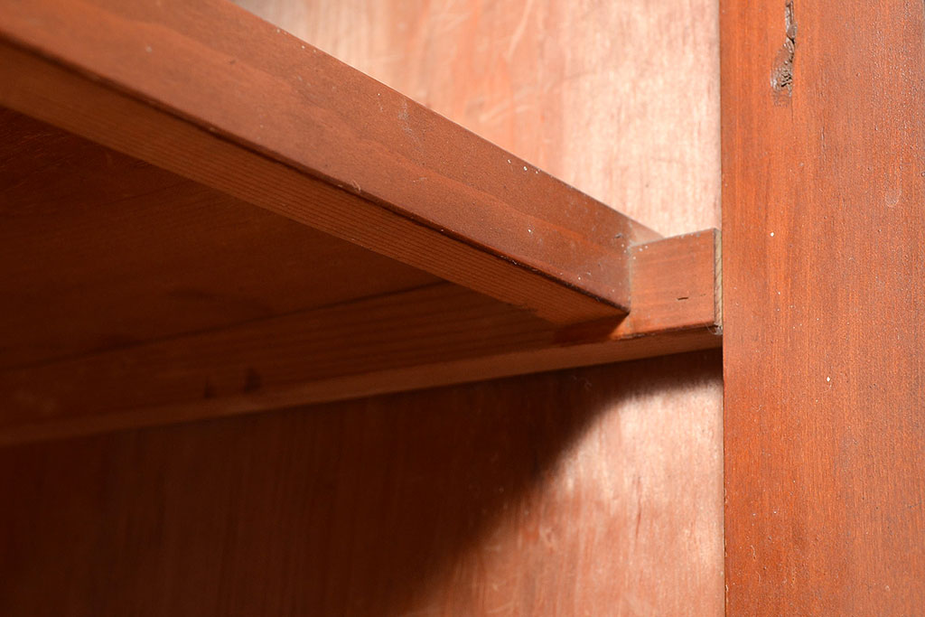 和製アンティーク　前面ヒノキ材　ノスタルジックな空間を高める戸棚(収納棚、キャビネット、食器棚、サイドボード)(R-047594)