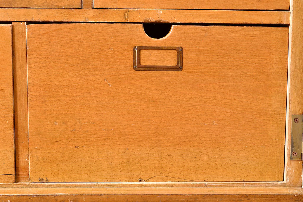 和製アンティーク　ナラ材製　小物収納に便利な北欧インテリアの雰囲気が漂うキャビネット(収納棚、リビングボード、引き出し)(R-047597)