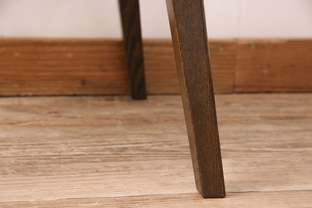 和製アンティーク　シンプルデザインで取り入れやすいタモ材製のサイドテーブル(飾り台)(R-047620)