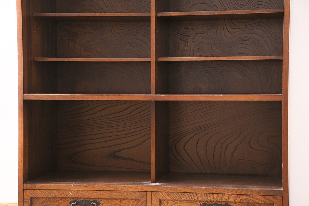 中古　民芸家具　ケヤキ材の波打つような杢目が目を引く戸棚(収納棚、食器棚)(R-047624)