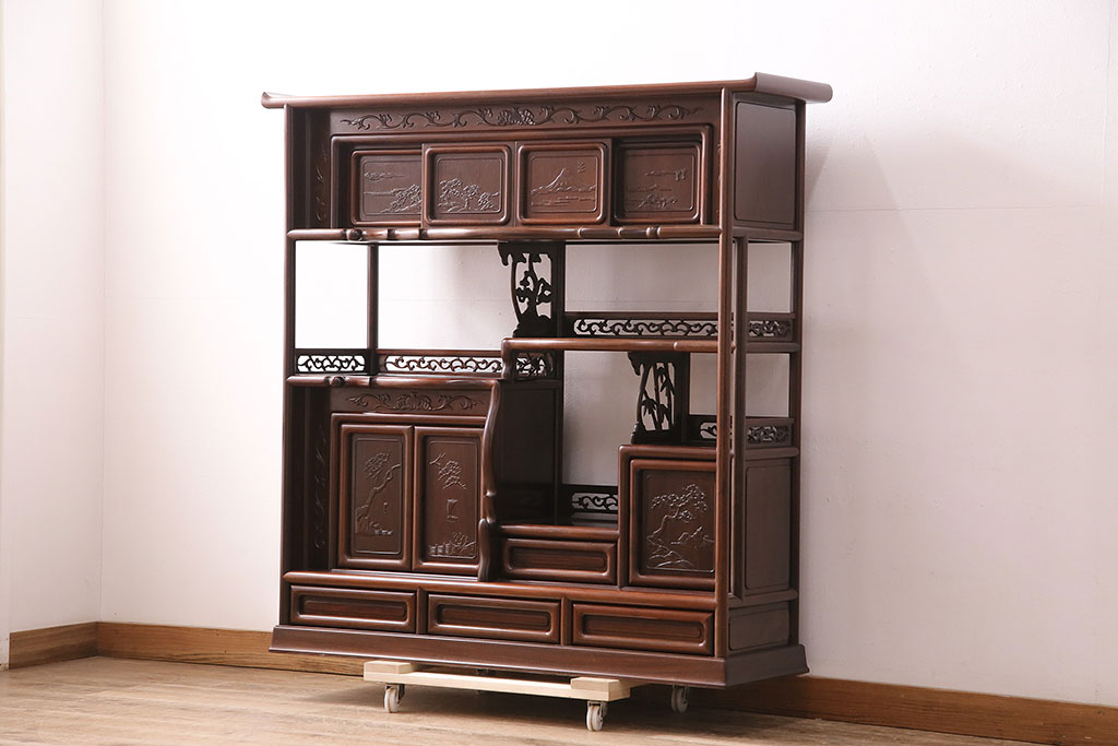 中古　国産指物家具　紫檀(シタン)材　高級品!漆塗りが上品な和の雰囲気を醸し出す飾り棚(茶棚、違い棚、戸棚、収納棚)(R-047625)