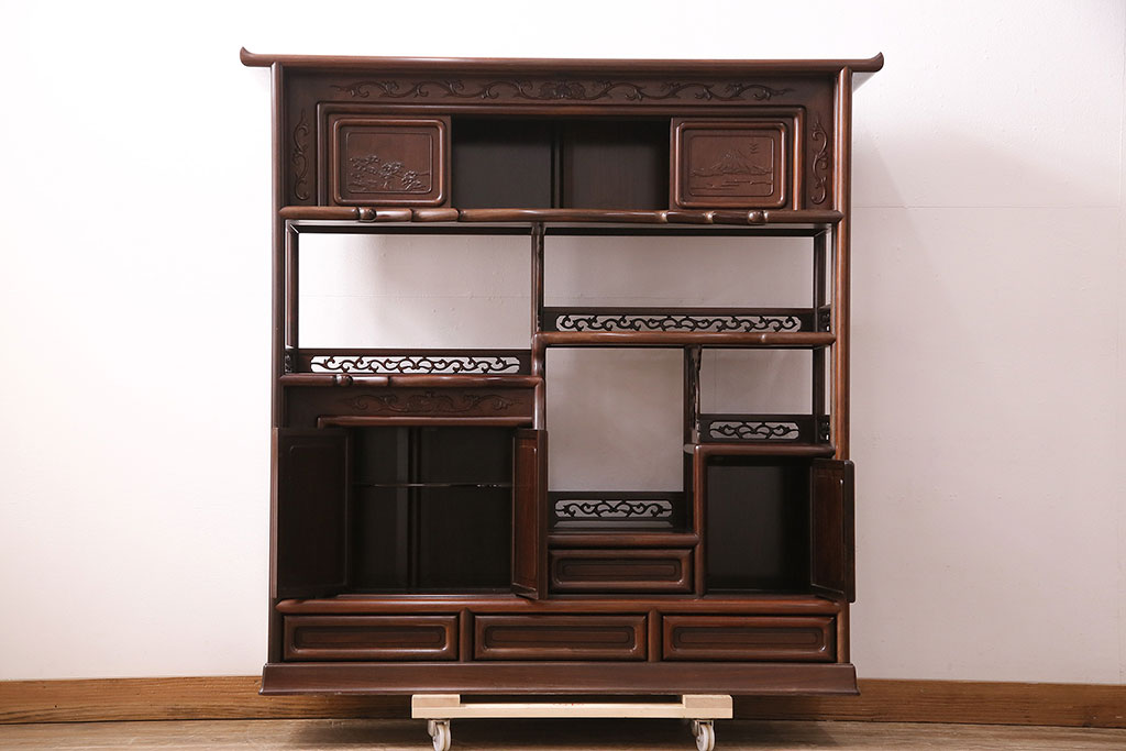 中古　国産指物家具　紫檀(シタン)材　高級品!漆塗りが上品な和の雰囲気を醸し出す飾り棚(茶棚、違い棚、戸棚、収納棚)(R-047625)