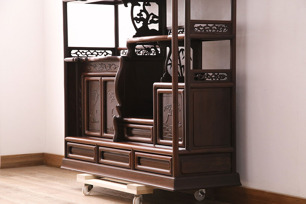 中古　国産指物家具　紫檀(シタン)材　高級品!漆塗りが上品な和の雰囲気を醸し出す飾り棚(茶棚、違い棚、戸棚、収納棚)(R-047625)
