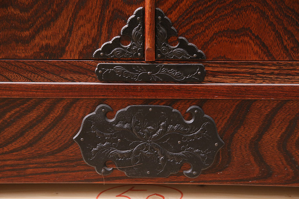 中古　伝統民芸　岩谷堂箪笥　No.233　拭き漆塗りが上品なキャビネット(書棚、本箱、ブックケース)(定価約45万円)