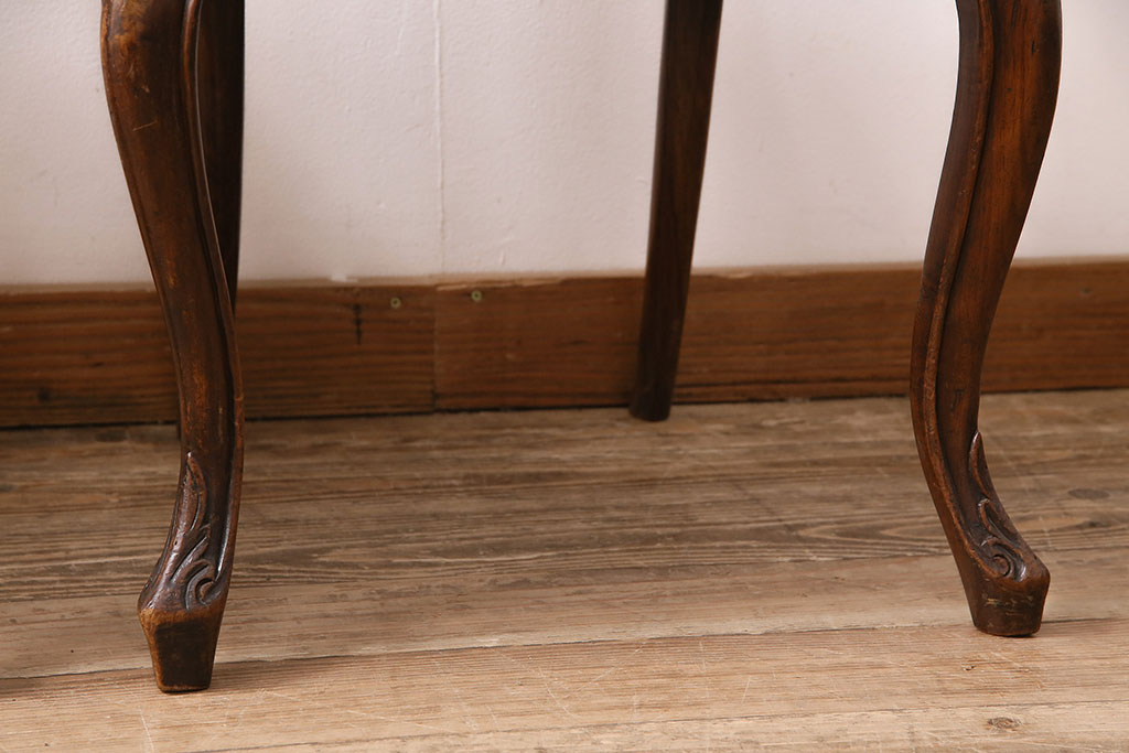 イギリスアンティーク　彫りがアクセントになったマホガニー材製のバルーンバックチェア2脚セット(ダイニングチェア、椅子)(R-047656)