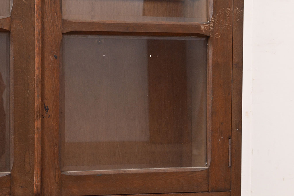 和製アンティーク　ノスタルジックな雰囲気漂うカバ材製の本箱(ブックケース、ガラス戸棚、収納棚、キャビネット)(R-047671)