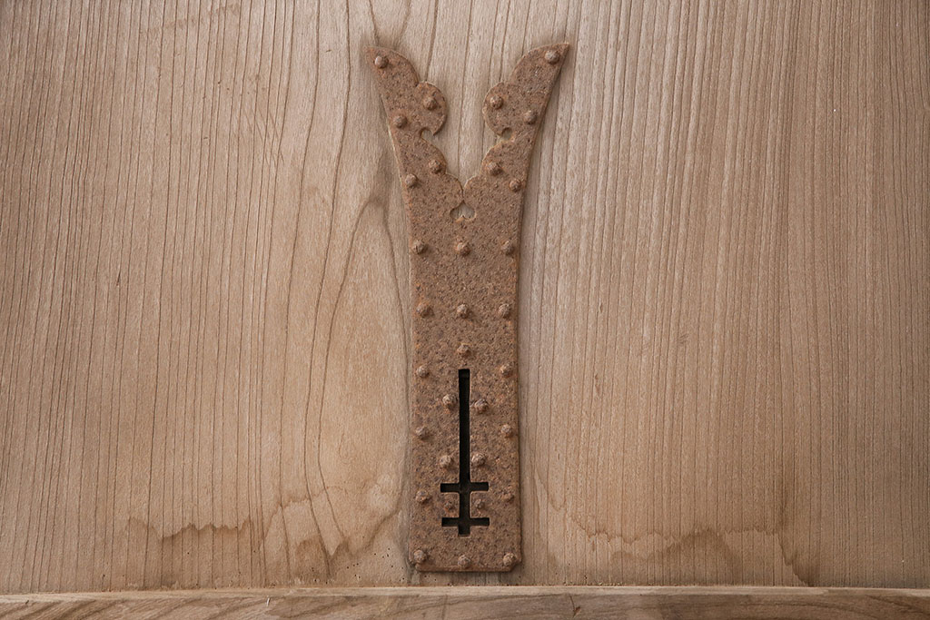 アンティーク建具　ケヤキの一枚板を使用した、和の趣あふれる蔵戸(玄関戸、引き戸、建具)(R-047697)