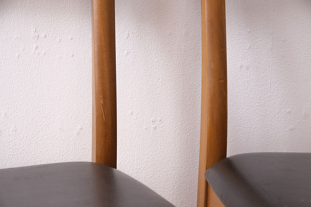 北欧ヴィンテージ　チーク材　メンズライクなお部屋にも合うスタイリッシュなデザインのチェア4脚セット(ダイニングチェア、椅子、ビンテージ)(R-047700)