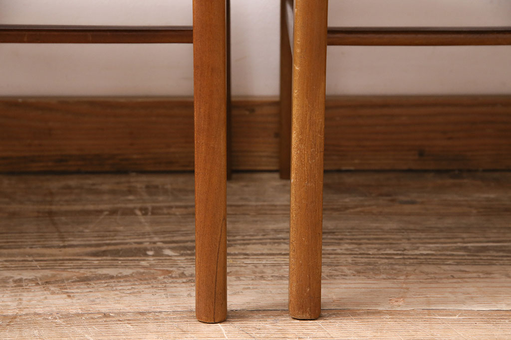 北欧ヴィンテージ　ユニセックスなデザインが格好良いチーク材製のチェア5脚セット(ダイニングチェア、椅子、ビンテージ)(R-047704)