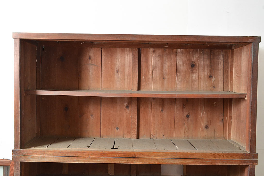 和製アンティーク　たっぷり収納できるシンプルな重ね戸棚(収納棚、食器棚、キャビネット)(R-047713)