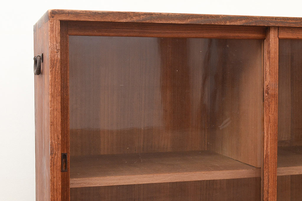 和製アンティーク　使い込まれた木味が素敵な桐材製のガラス戸棚(収納棚、戸棚、キャビネット)(R-047718)