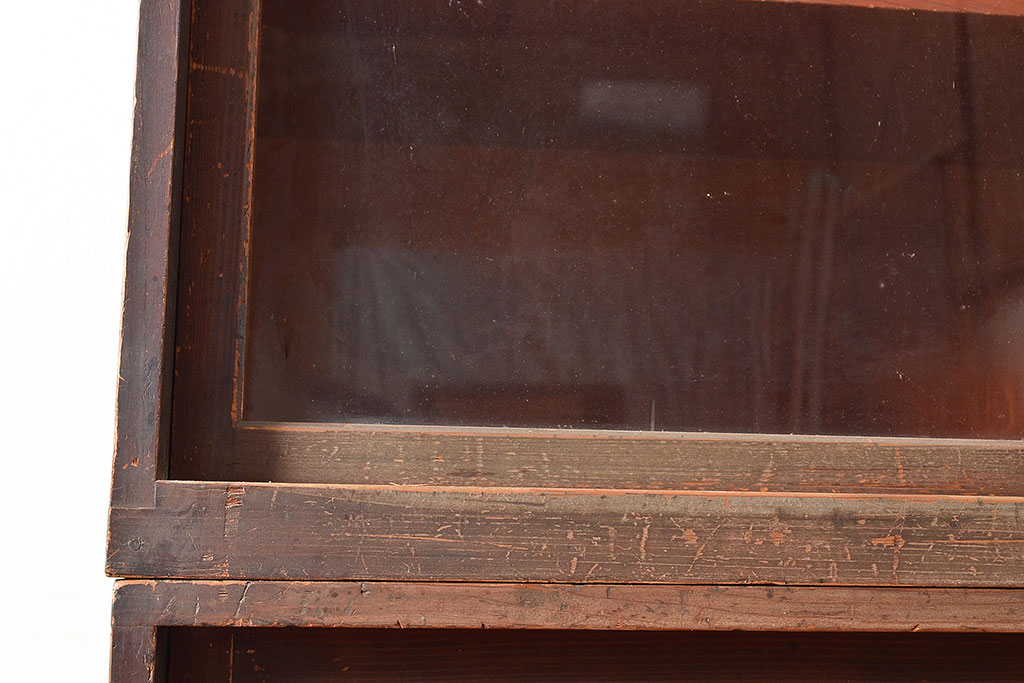 和製アンティーク　レトロな佇まいが趣溢れるヒノキ材製の戸棚(収納棚、飾り棚、キャビネット)(R-047722)