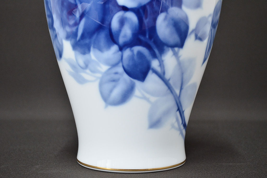 大倉陶園　ブルーローズ　花瓶　共箱　定価43,200円(花器、フラワーベース)(R-047731)