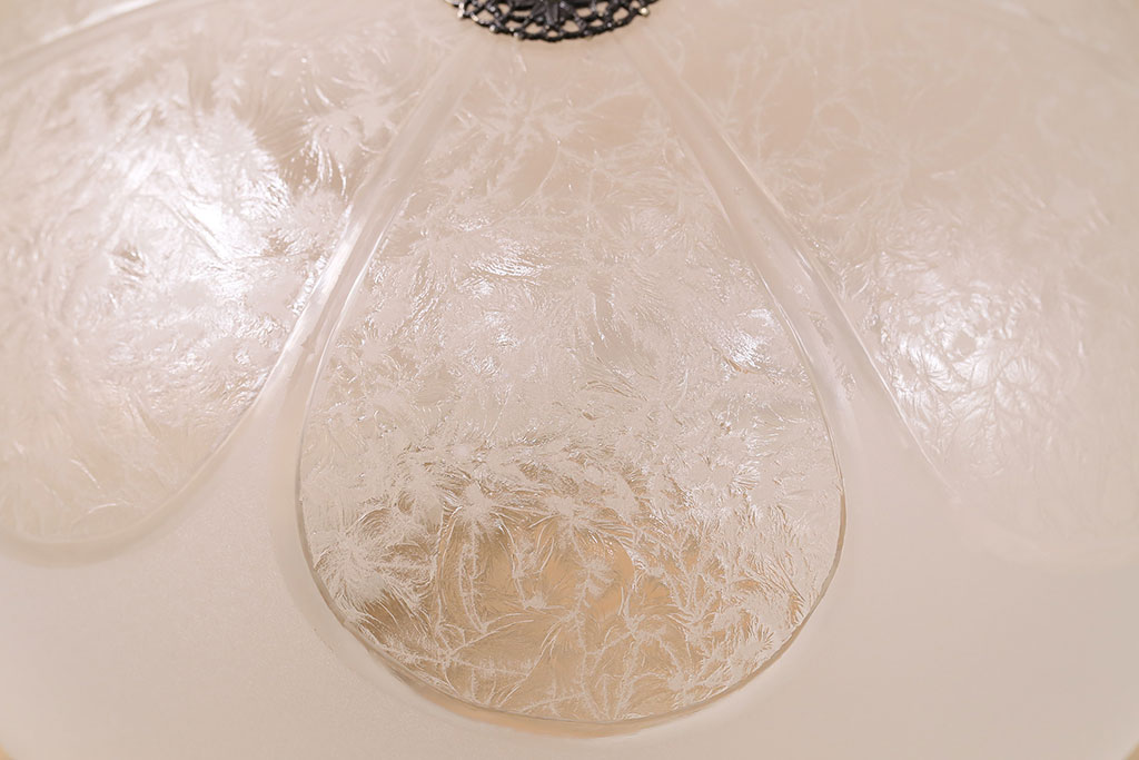 アンティーク照明　昭和初期　摺ガラス地結霜ガラス　上品で凝った作りが魅力的なグローブ照明(ガラスシェード、天井照明、吊り下げ照明)(R-047780)