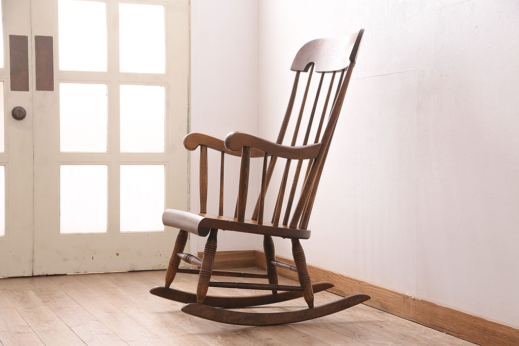 中古　ビンテージキツツキ　飛騨産業　WINDSORシリーズ　 温もり溢れるくつろぎの空間におすすめなオーク材製のロッキングチェア(アームチェア、椅子)(R-047791)