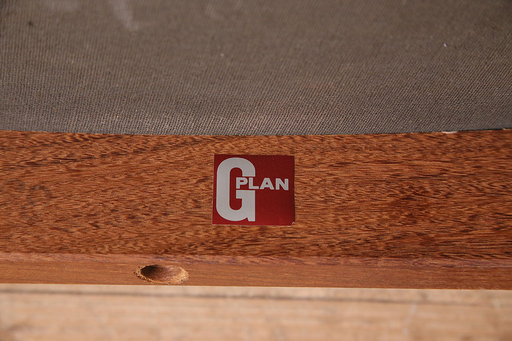 イギリスヴィンテージ　G-PLAN(ジープラン)　北欧テイストの心安らぐ空間づくりにおすすめなチーク材製チェア2脚セット(ダイニングチェア、椅子、ビンテージ)(R-047803)