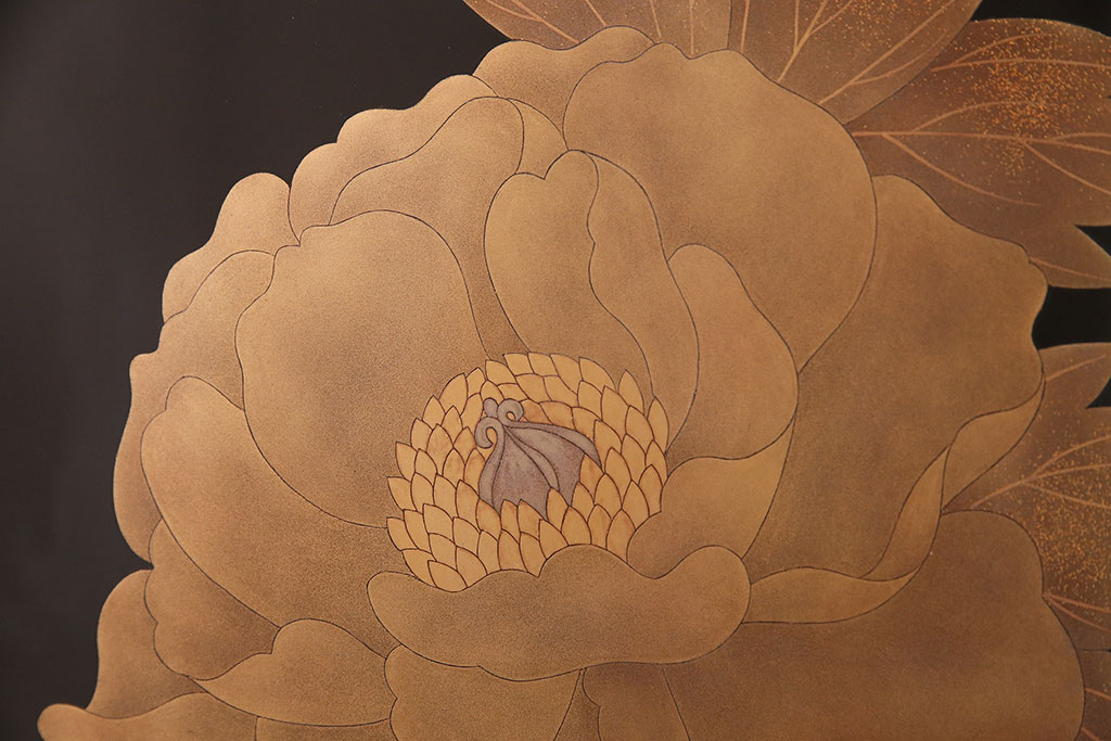 中古　美品　民芸家具　輪島塗　井波唯志作　萩に牡丹　金銀蒔絵　蒔絵の意匠が見事な大振りの衝立(定価約450万円)(つい立て)(R-047826)