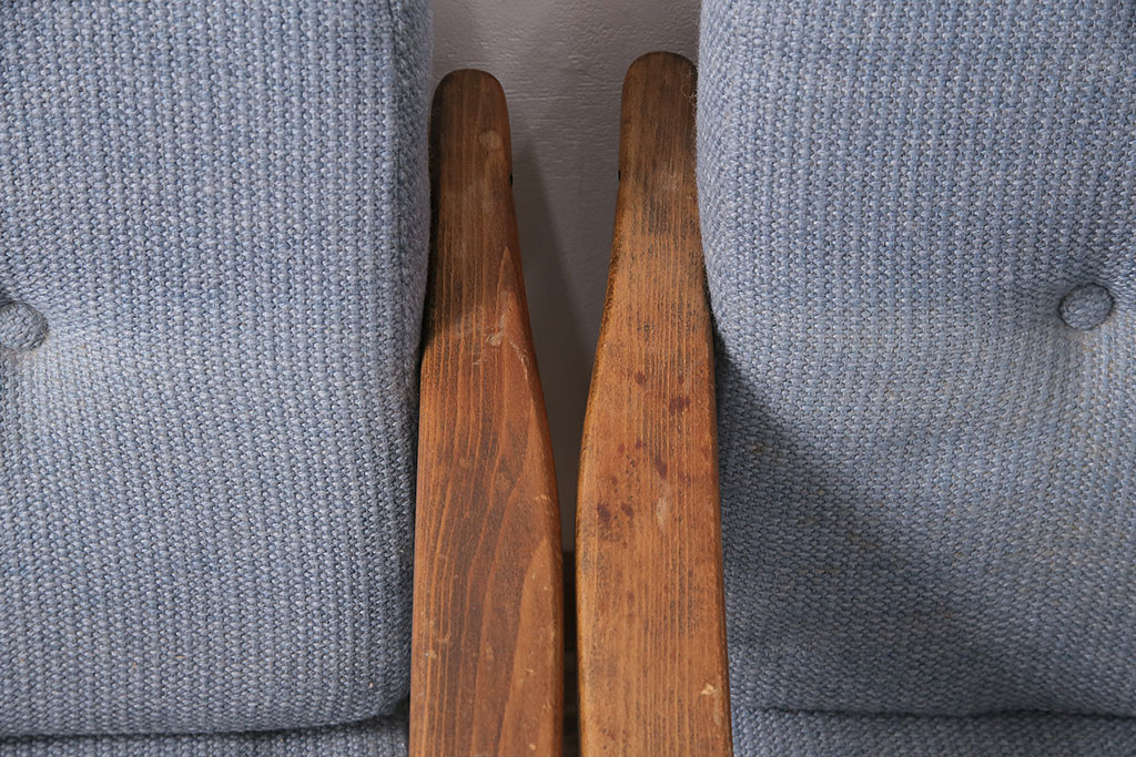 和製ビンテージ　ゆったりくつろげる座面の広さが魅力のブナ材製1人掛けソファ2脚セット(アームチェア)(R-047847)