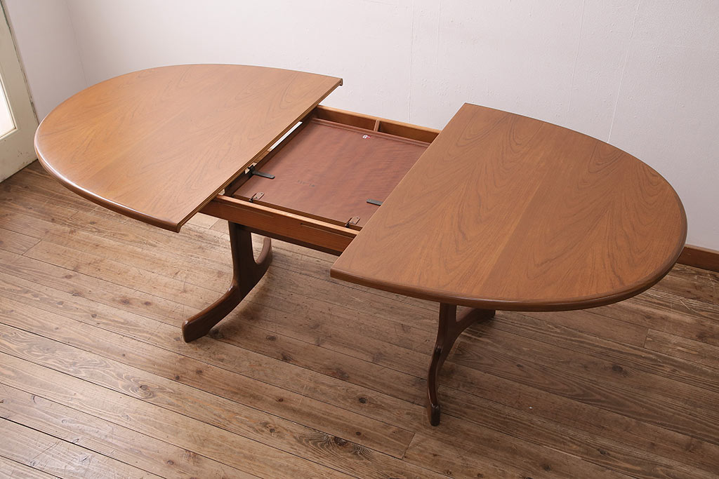 ヴィンテージ家具　人気のG-PLAN(ジープラン)!お部屋に優しい印象を与えるオーバル型のエクステンションテーブル(ダイニングテーブル、ビンテージ)(R-047909)