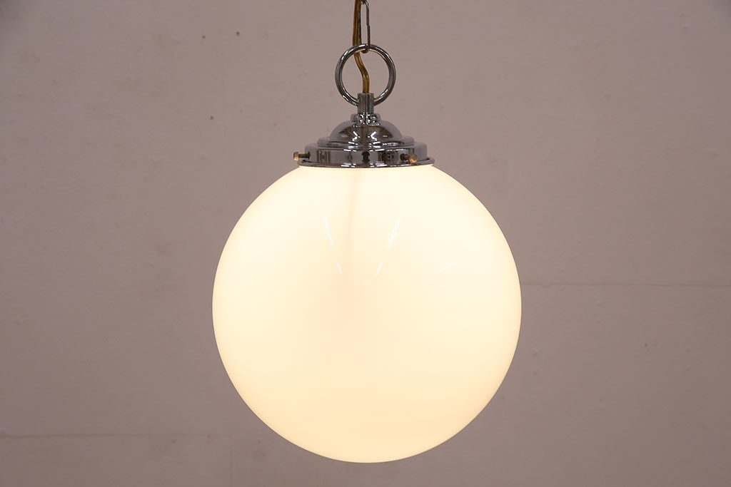 ビンテージ照明　シンプルな球体型の天井照明(ペンダントライト、吊り下げ照明)(R-047914)