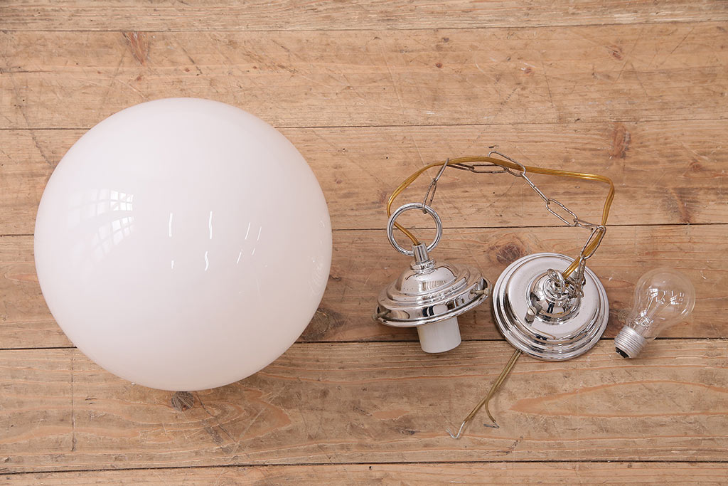 ビンテージ照明 シンプルな球体型の天井照明ペンダントライト