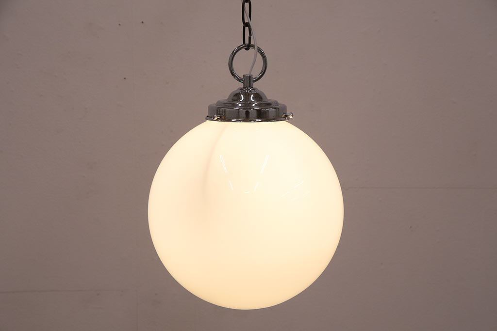 ビンテージ照明　様々なテイストの空間に馴染みやすい球体型の天井照明(ペンダントライト、吊り下げ照明)(R-047916)