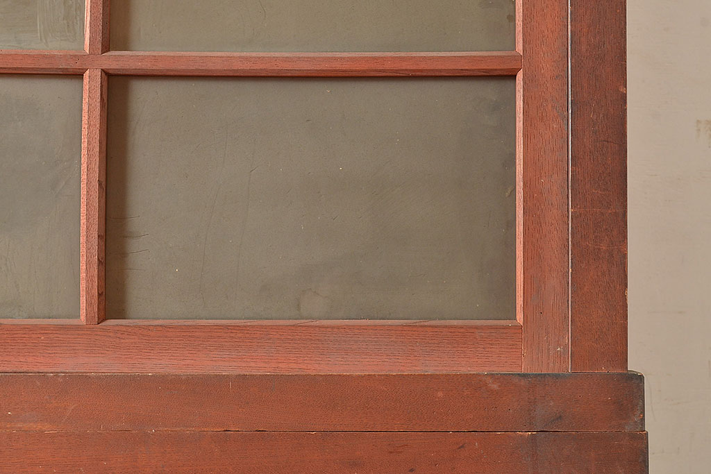 和製アンティーク　前面ケヤキ材　赤みがかった木色が目を引く上手物の戸棚(収納棚、食器棚、キャビネット、ガラス戸棚)(R-047948)