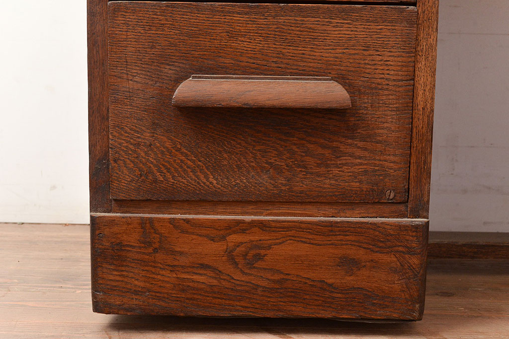 イギリスアンティーク　オーク材の深みのある木色が素敵なロールトップデスク(机、在宅ワーク、在宅用両袖机、在宅ワーク、在宅用ワークデスク)(R-047963)
