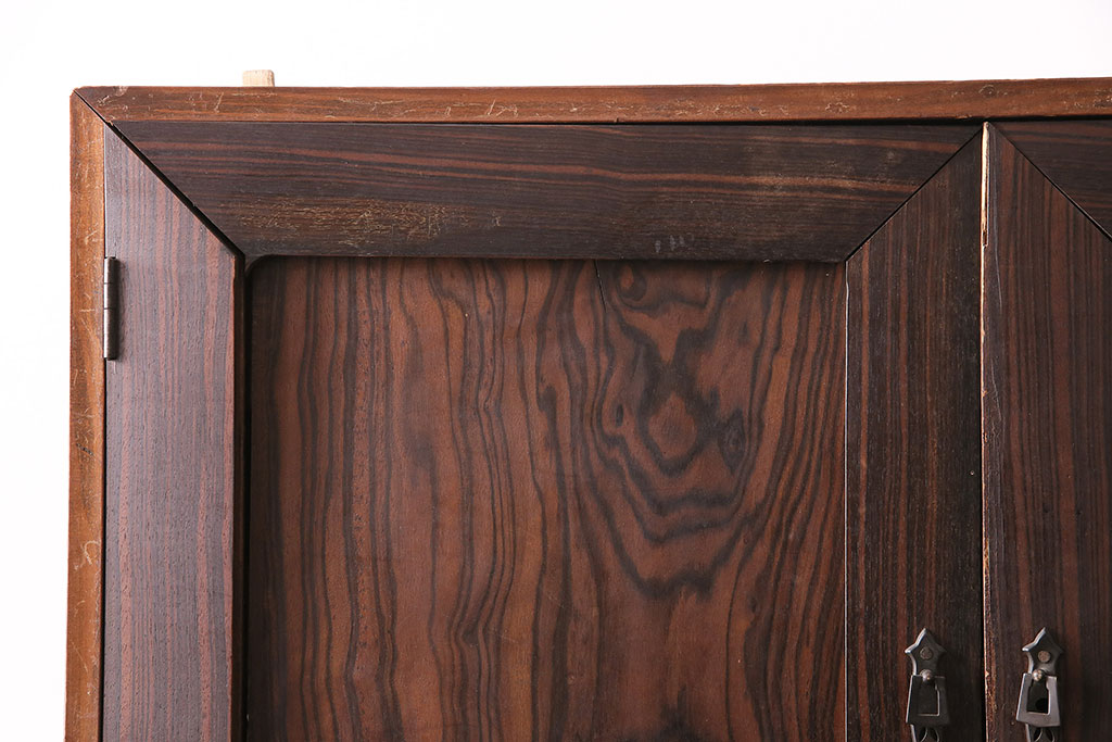 和製アンティーク　縞黒檀材の木目が味わい深さを演出する衣装箪笥(収納棚、戸棚、キャビネット)(R-047969)