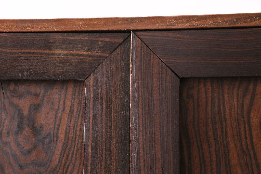 和製アンティーク　縞黒檀材の木目が味わい深さを演出する衣装箪笥(収納棚、戸棚、キャビネット)(R-047969)