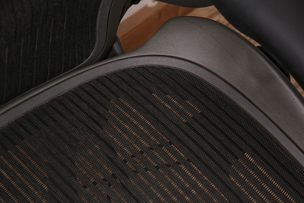 中古　Hermanmiller(ハーマンミラー社)　Bサイズ　ランバーサポート　アーロンチェア(オフィスチェア、椅子、イス)(R-047979)