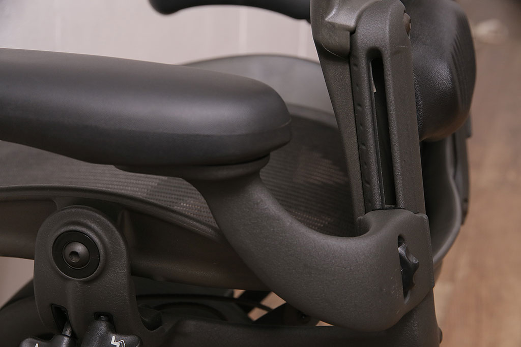 中古　Hermanmiller(ハーマンミラー社)　Bサイズ　ランバーサポート　アーロンチェア(オフィスチェア、椅子、イス)(R-047979)