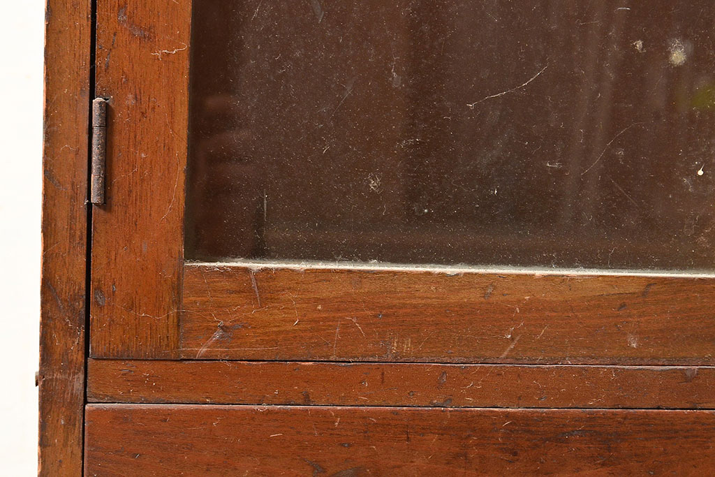 和製アンティーク　扉の意匠がおしゃれ!大正ロマン香るブックケース(本箱、収納棚、飾り棚、キャビネット)(R-047994)