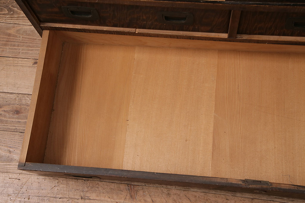 和製アンティーク　独特な杢目が存在感抜群のカエデ材を前面に使用したリビングボード(テレビ台、箪笥ローボード、サイドボード)(R-048001)